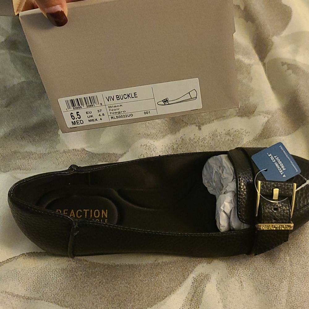 Black Kenneth Cole flats